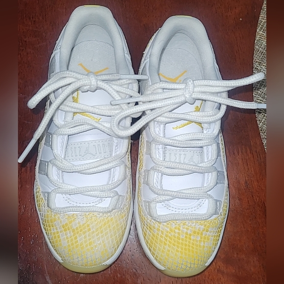 Jordan 11 Retro Low Yellow Snakeskin - Picture 3 of 6